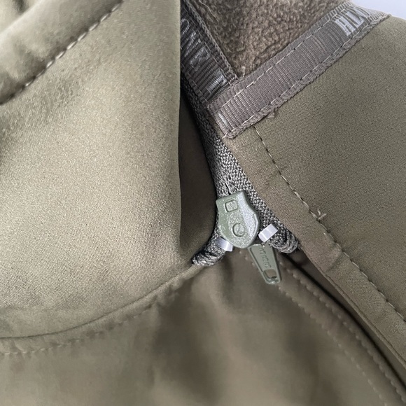 One Tooth fall waterproof jacket with detachable hood - Picture 3 of 5